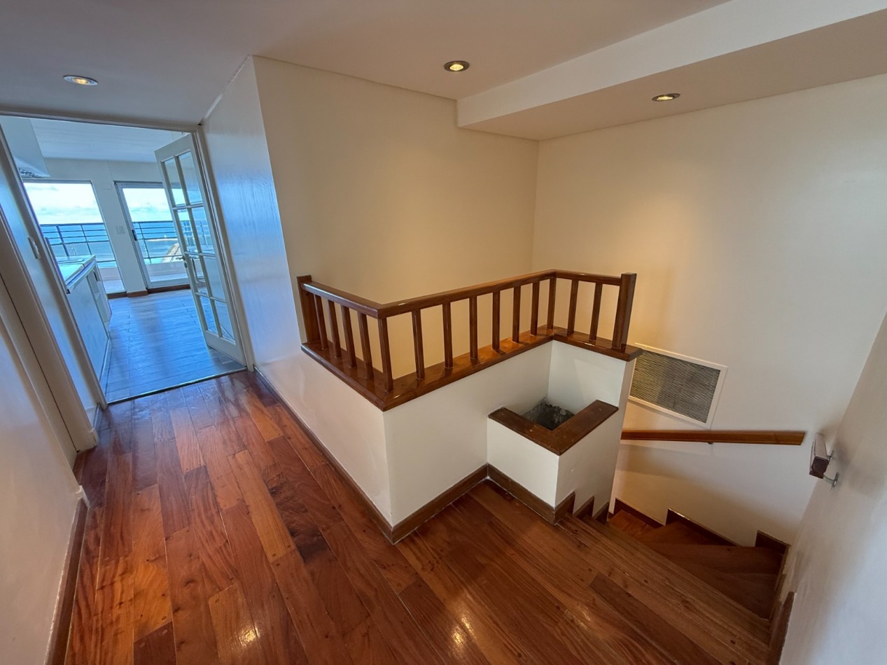 PENTHOUSE EN DUPLEX PLENO PLAYA GRANDE. EDIFICIO VILLA REGINA.