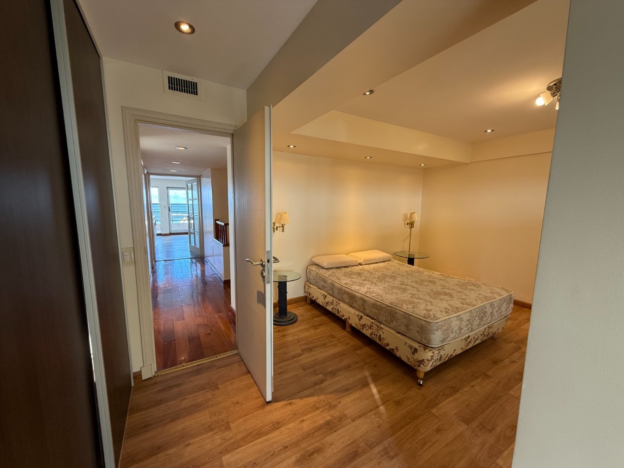 PENTHOUSE EN DUPLEX PLENO PLAYA GRANDE. EDIFICIO VILLA REGINA.