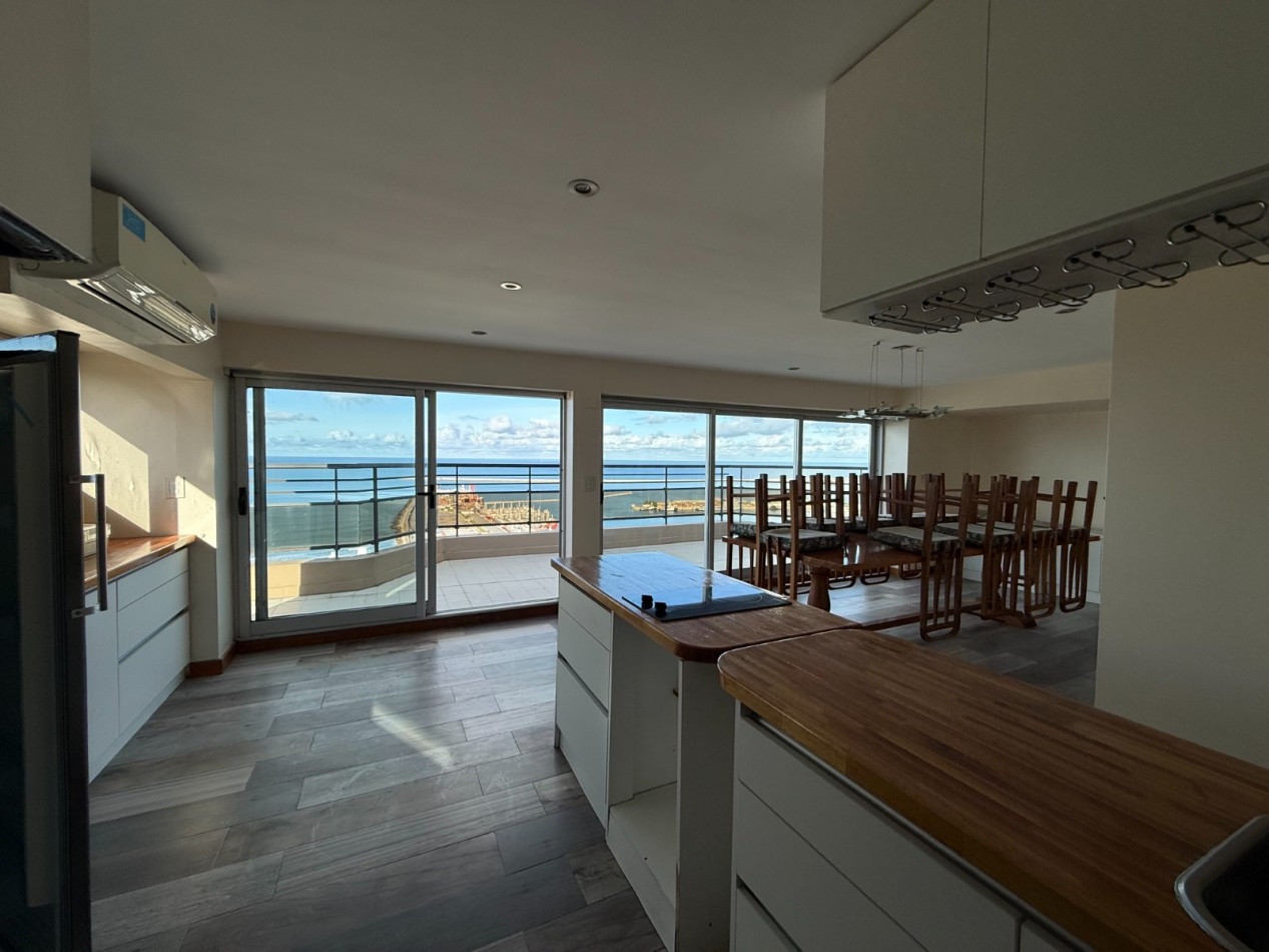 PENTHOUSE EN DUPLEX PLENO PLAYA GRANDE. EDIFICIO VILLA REGINA.