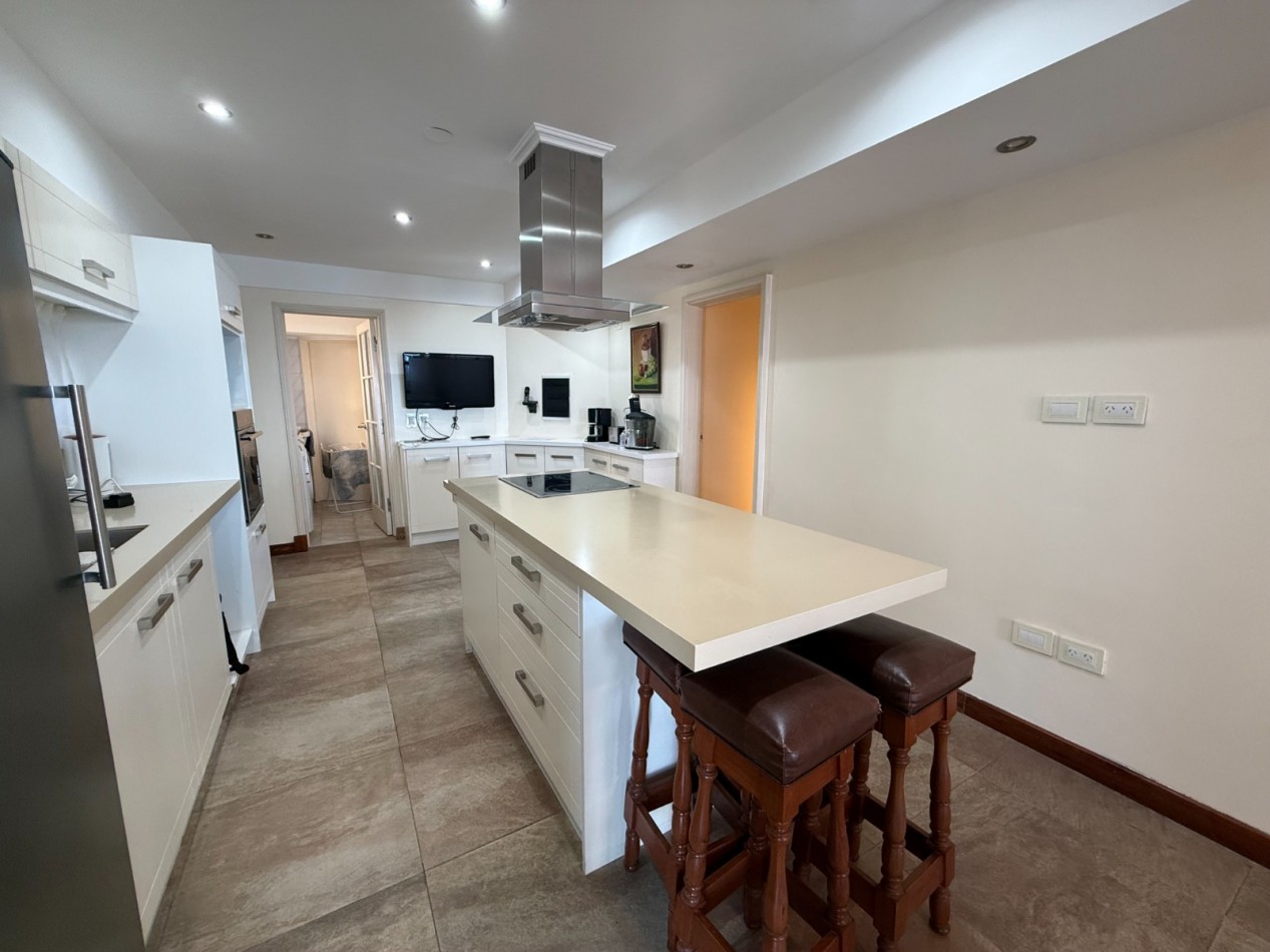 PENTHOUSE EN DUPLEX PLENO PLAYA GRANDE. EDIFICIO VILLA REGINA.