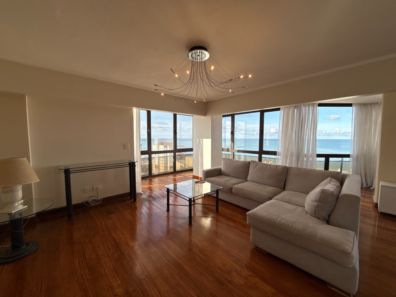 PENTHOUSE EN DUPLEX PLENO PLAYA GRANDE. EDIFICIO VILLA REGINA.