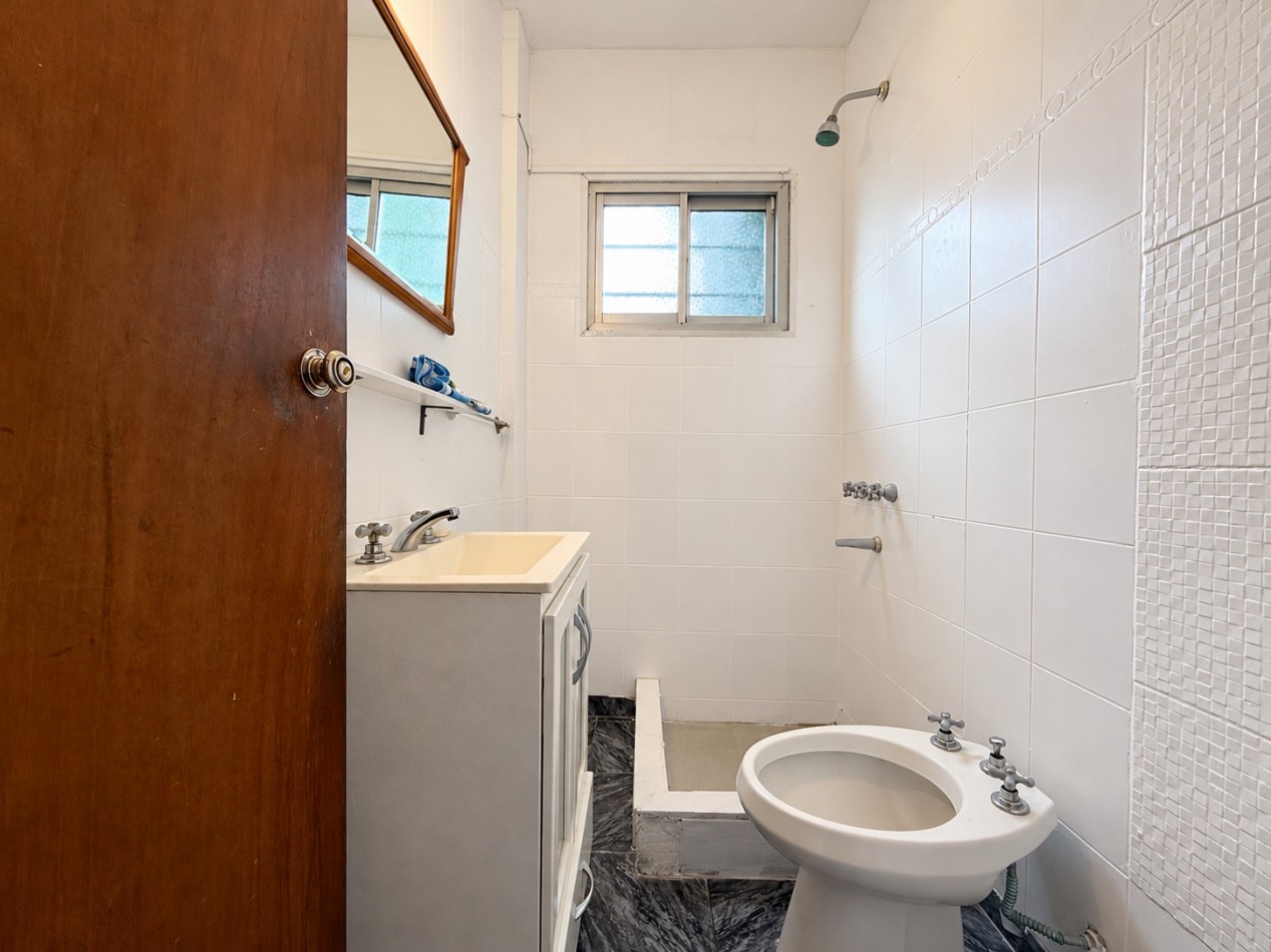 PH DE 2 AMBIENTES CON ESC./ COMEDOR/2o DORM. CON PATIO