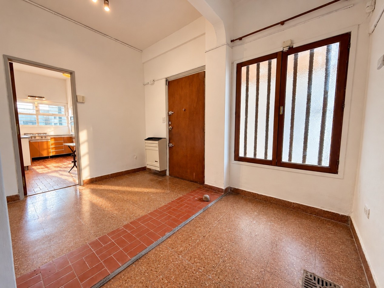PH DE 2 AMBIENTES CON ESC./ COMEDOR/2o DORM. CON PATIO