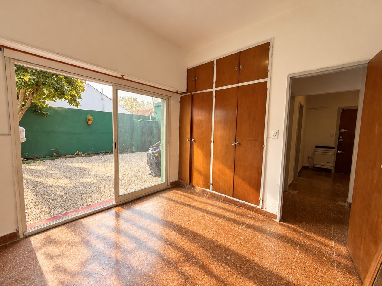 PH DE 2 AMBIENTES CON ESC./ COMEDOR/2o DORM. CON PATIO