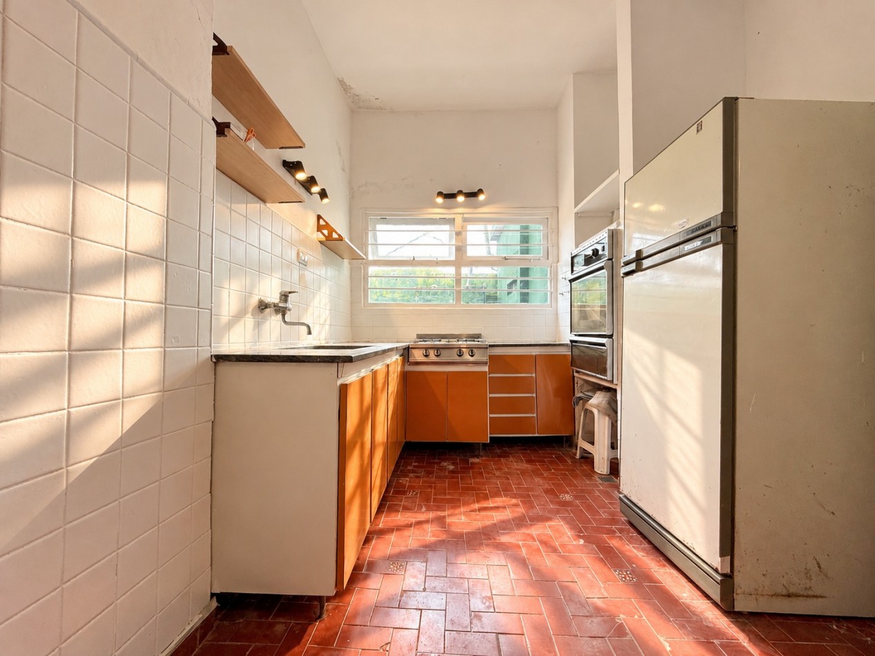 PH DE 2 AMBIENTES CON ESC./ COMEDOR/2o DORM. CON PATIO