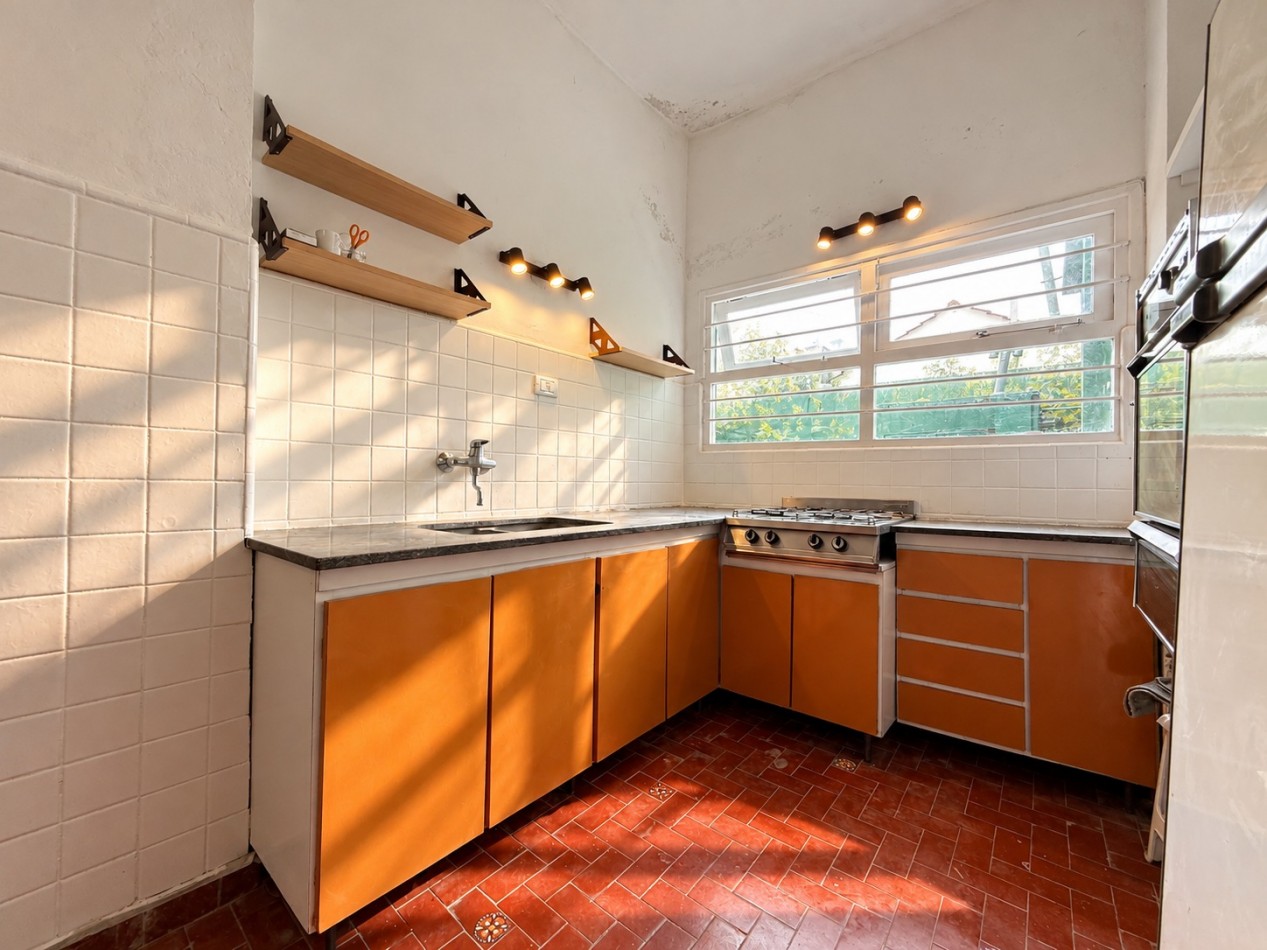 PH DE 2 AMBIENTES CON ESC./ COMEDOR/2o DORM. CON PATIO