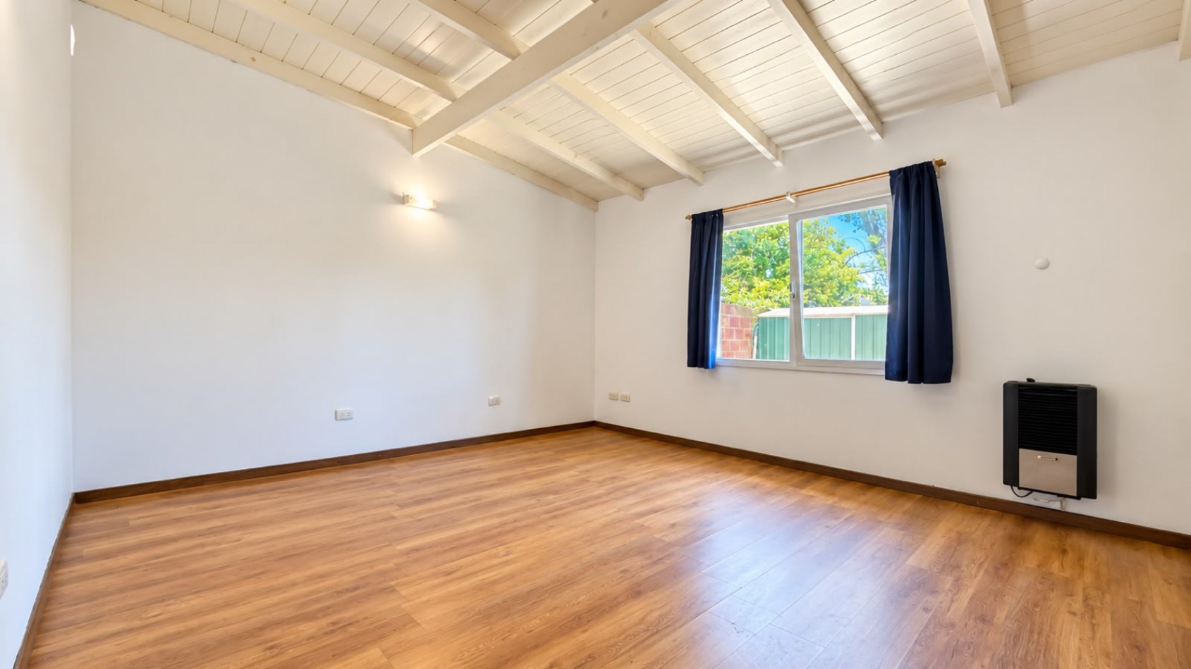 CONFORTABLE CASA 3 AMBIENTES - CONSTITUCION