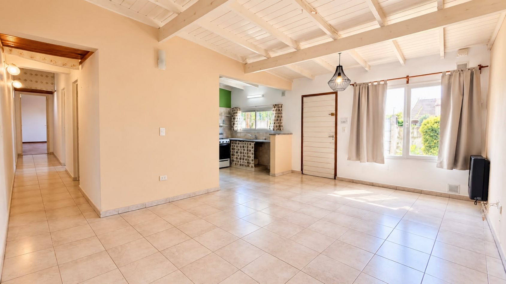 CONFORTABLE CASA 3 AMBIENTES - CONSTITUCION