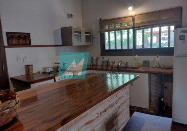 CHALET DE 3 DORMITORIOS MODERNO - BOSQUE PERALTA RAMOS